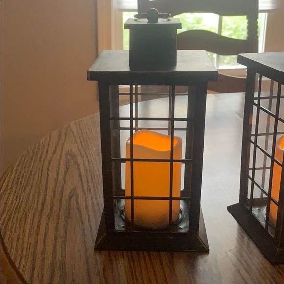 Battery Powered Lanterns - Picture 2 of 4